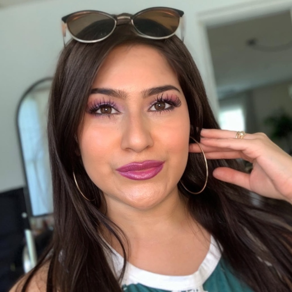 Meet your Posher, Paola
